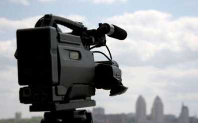 �Ϸ�����Ƭ������M(j��n)�з��