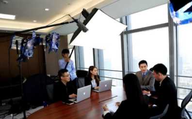 ����Ƭ���������{ɫ�ķ�ʽ����Щ